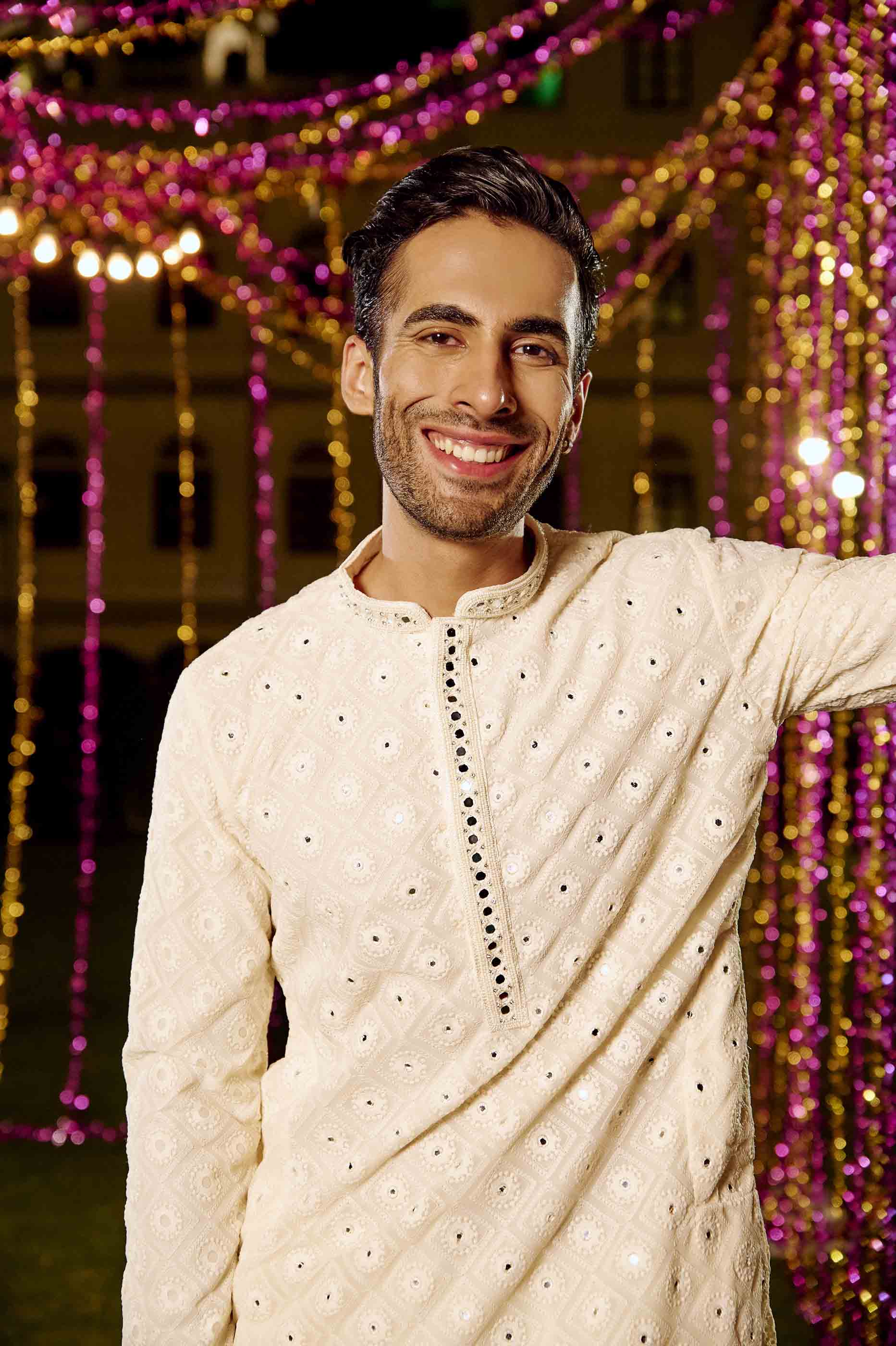 Cream Chikankari kurta with Mirrorwork