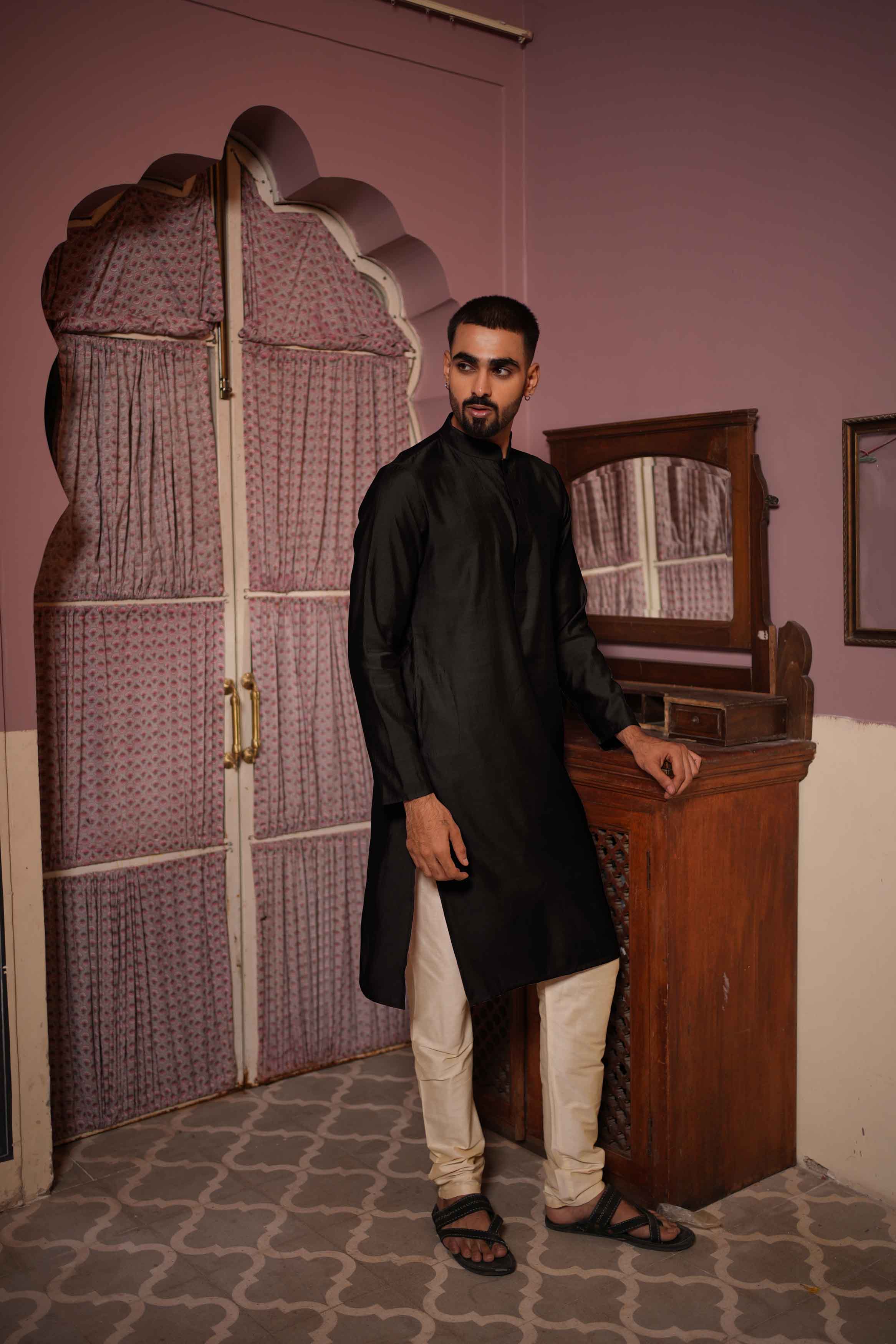 Black Viscose Solid Kurta
